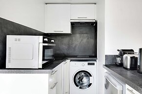 Cozy Apartment 2bdr/5p - in the Heart of Suresnes