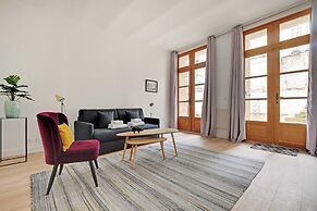 Authentic Apartment - 2br/4p - Monnaie