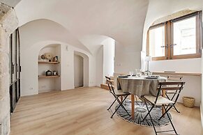 Authentic Apartment - 2br/4p - Monnaie