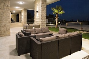 Villa Rita Pool & Spa