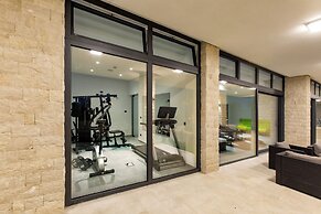 Villa Rita Pool & Spa