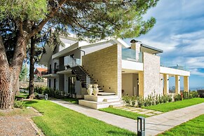 Villa Rita Pool & Spa