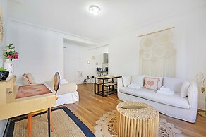 Charming Apartment -4p- Near Arc de Triomphe