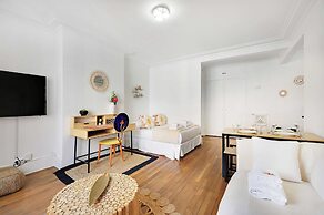 Charming Apartment -4p- Near Arc de Triomphe