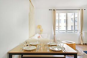 Charming Apartment -4p- Near Arc de Triomphe
