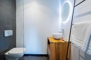 1 Bedroom Apartment in City Center, Near Old Port