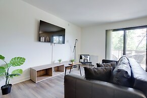 Contemporary Studio by Barton Park
