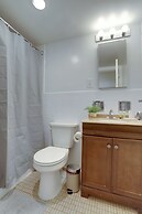 Contemporary Studio by Barton Park