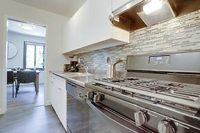 Contemporary Studio by Barton Park