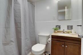 Contemporary Studio by Barton Park