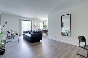 Contemporary Studio by Barton Park