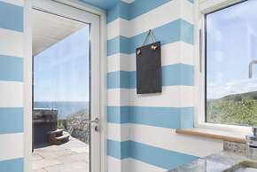 Private Cliff top Retreat by Perranuthnoe Beach