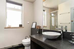 Private Cliff top Retreat by Perranuthnoe Beach