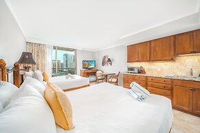 Luana Waikiki by Tropical Escapes Realty