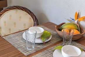 Luana Waikiki by Tropical Escapes Realty