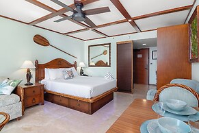 Luana Waikiki by Tropical Escapes Realty