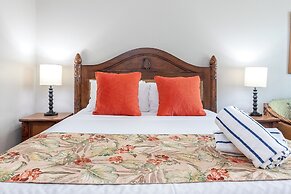 Luana Waikiki by Tropical Escapes Realty