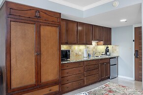 Luana Waikiki by Tropical Escapes Realty