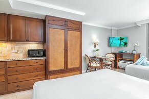 Luana Waikiki by Tropical Escapes Realty