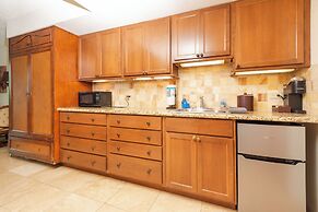 Luana Waikiki by Tropical Escapes Realty