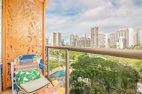 Luana Waikiki by Tropical Escapes Realty