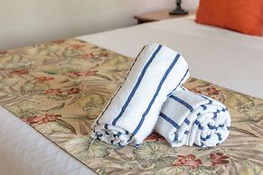 Luana Waikiki by Tropical Escapes Realty