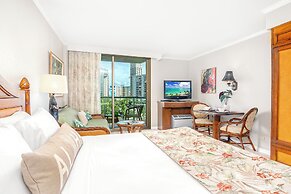 Luana Waikiki by Tropical Escapes Realty