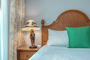 Luana Waikiki by Tropical Escapes Realty