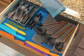 Luana Waikiki by Tropical Escapes Realty