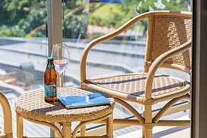 Luana Waikiki by Tropical Escapes Realty