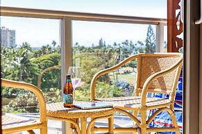 Luana Waikiki by Tropical Escapes Realty