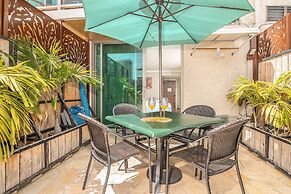 Luana Waikiki by Tropical Escapes Realty