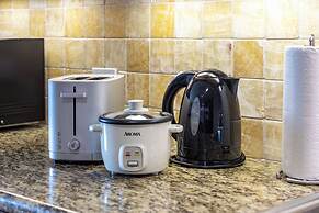 Luana Waikiki by Tropical Escapes Realty