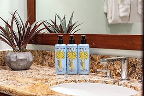 Luana Waikiki by Tropical Escapes Realty