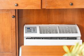 Luana Waikiki by Tropical Escapes Realty