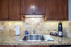 Luana Waikiki by Tropical Escapes Realty