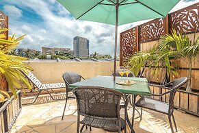 Luana Waikiki by Tropical Escapes Realty