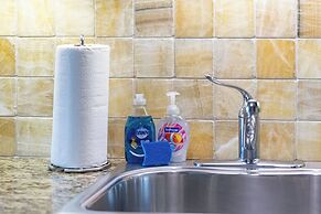 Luana Waikiki by Tropical Escapes Realty