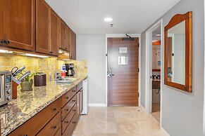 Luana Waikiki by Tropical Escapes Realty