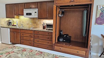 Luana Waikiki by Tropical Escapes Realty