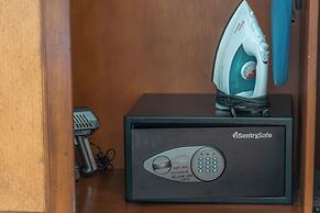 Luana Waikiki by Tropical Escapes Realty