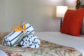 Luana Waikiki by Tropical Escapes Realty