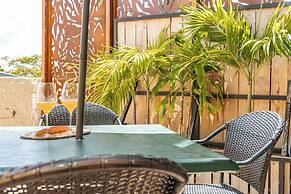 Luana Waikiki by Tropical Escapes Realty