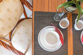 Luana Waikiki by Tropical Escapes Realty