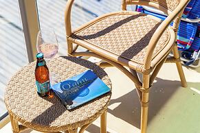 Luana Waikiki by Tropical Escapes Realty