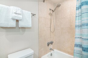 Luana Waikiki by Tropical Escapes Realty