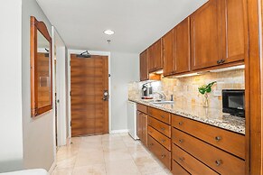Luana Waikiki by Tropical Escapes Realty