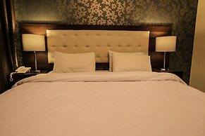 lancaster hotel apartments-Gardens