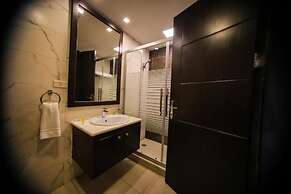 lancaster hotel apartments-Gardens