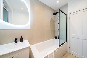 Taigh Tatha - Stylish 3 bed Home